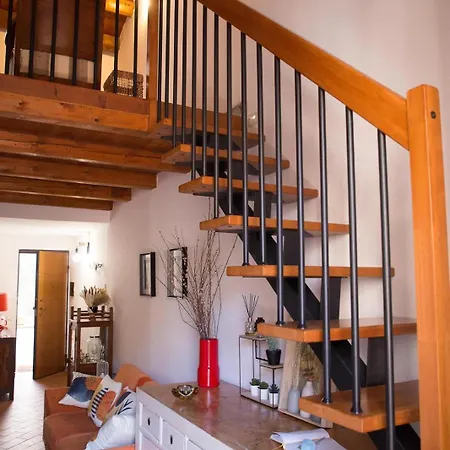 Mau House 44 *